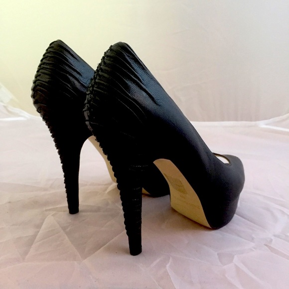 6.5 Enzo Angiolini Peep Toe Platform Pumps - Picture 4 of 9
